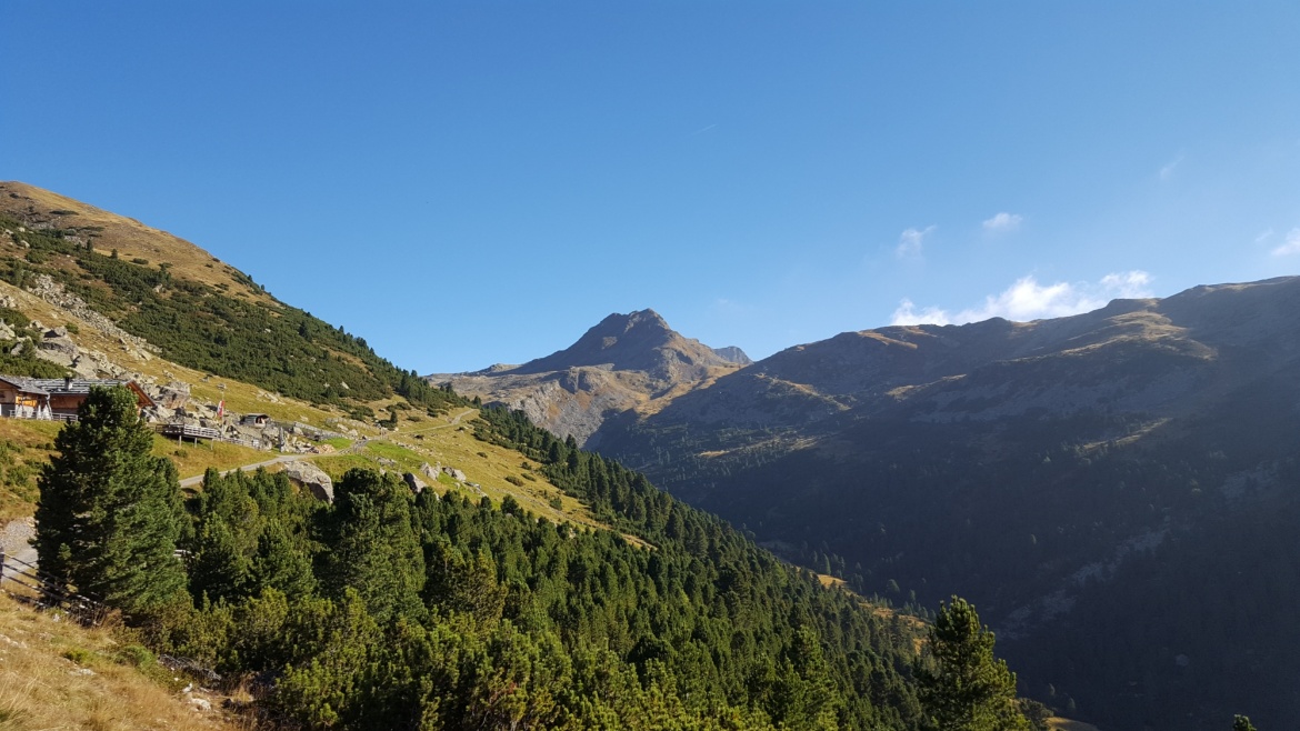 Mountains. Hiking. Learning.<br />22. September - 4. October 2019